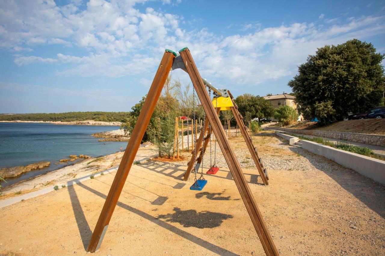 Apartman Lidija Koromačno Esterno foto