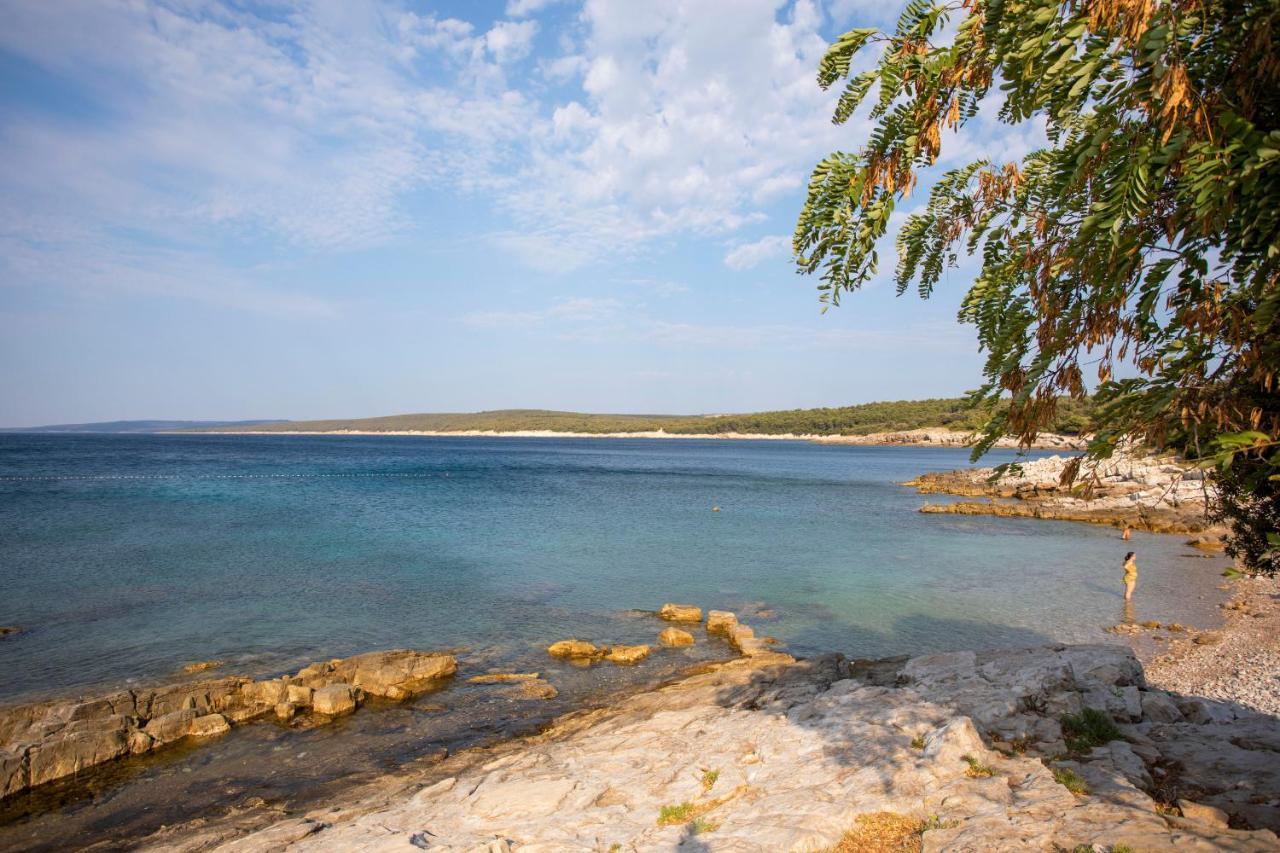 Apartman Lidija Koromačno Esterno foto