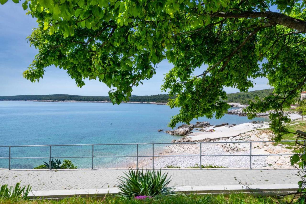 Apartman Lidija Koromačno Esterno foto